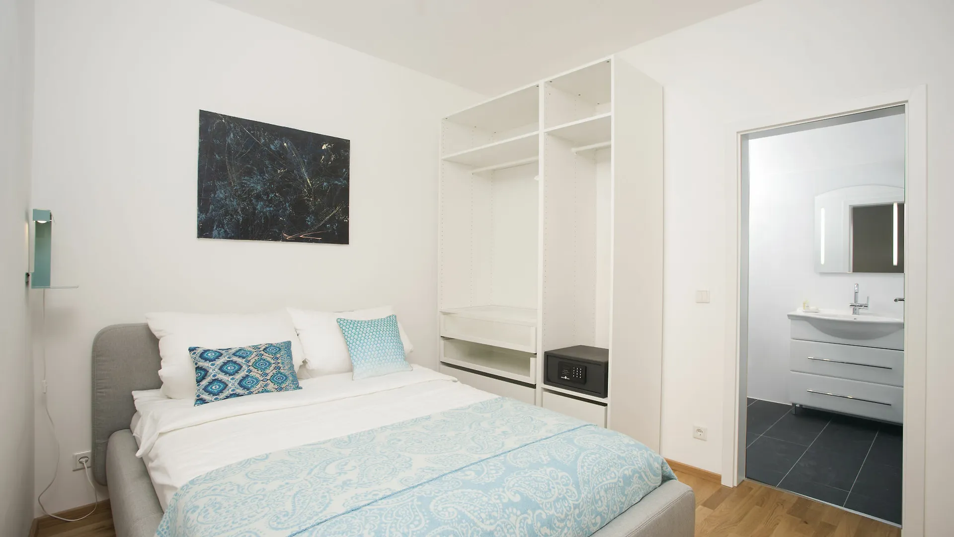 Victoria Apartments Düsseldorf 3*,  Niemcy